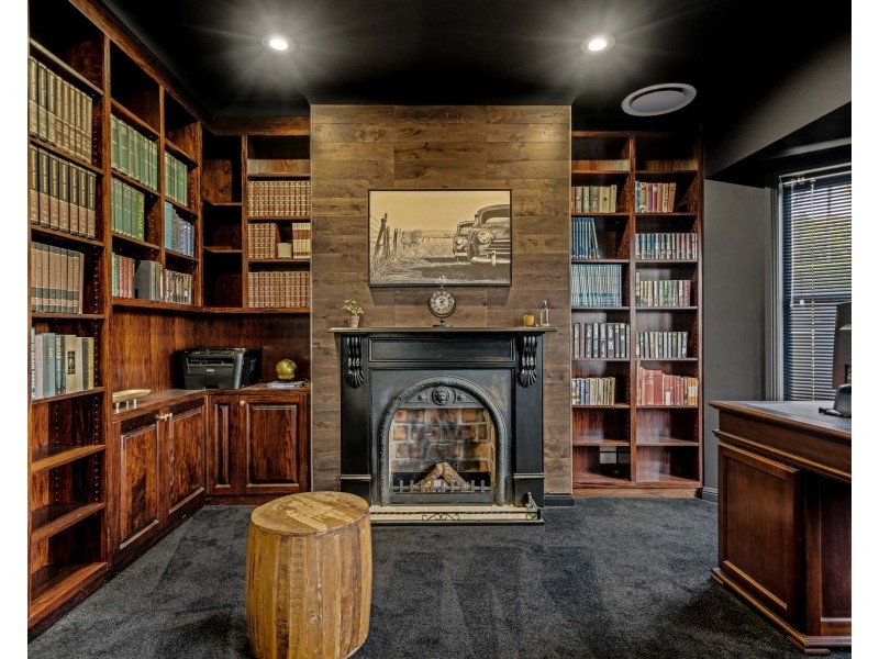 8 Hoylake Court, Cornubia QLD 4130