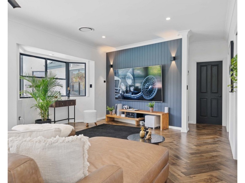 8 Hoylake Court, Cornubia QLD 4130