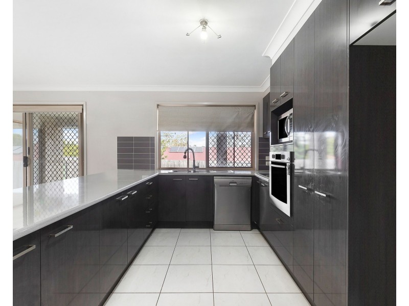 33 Barcombe Drive, Berrinba QLD 4117