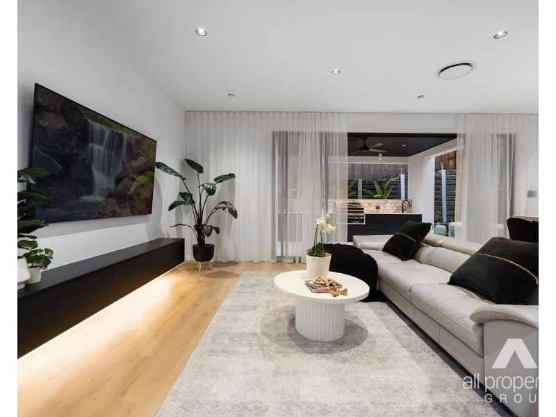32 Falco Drive, Bahrs Scrub QLD 4207