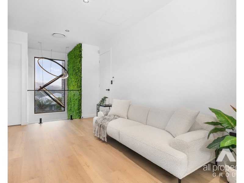 32 Falco Drive, Bahrs Scrub QLD 4207