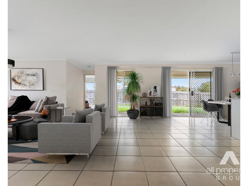 10 Zanow Street, North Booval QLD 4304