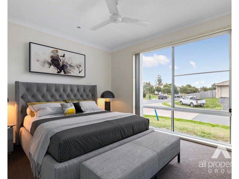 10 Zanow Street, North Booval QLD 4304