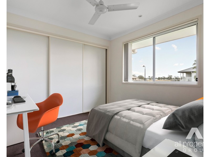 10 Zanow Street, North Booval QLD 4304