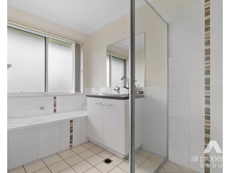 10 Zanow Street, North Booval QLD 4304