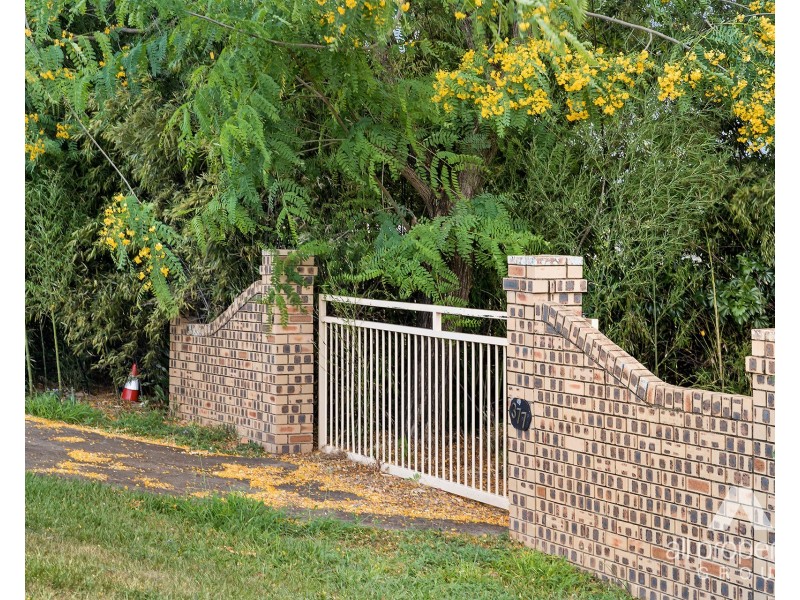 377 Middle Road, Greenbank QLD 4124