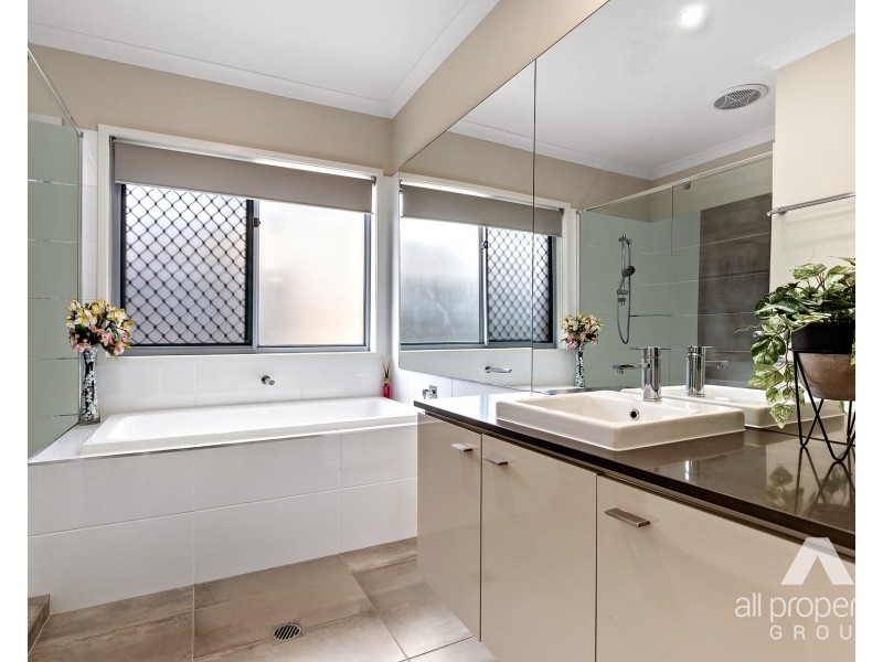 431 Gainsborough Drive, Pimpama QLD 4209