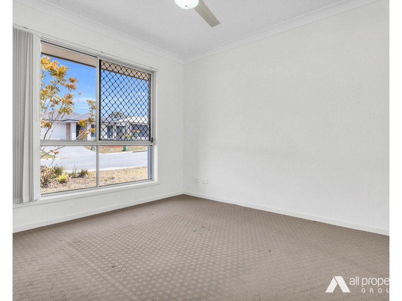 40 Mount Edwards Street, Park Ridge QLD 4125