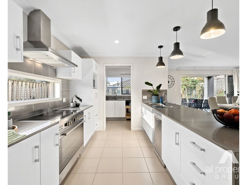 6 Longstaff Crescent, Pimpama QLD 4209