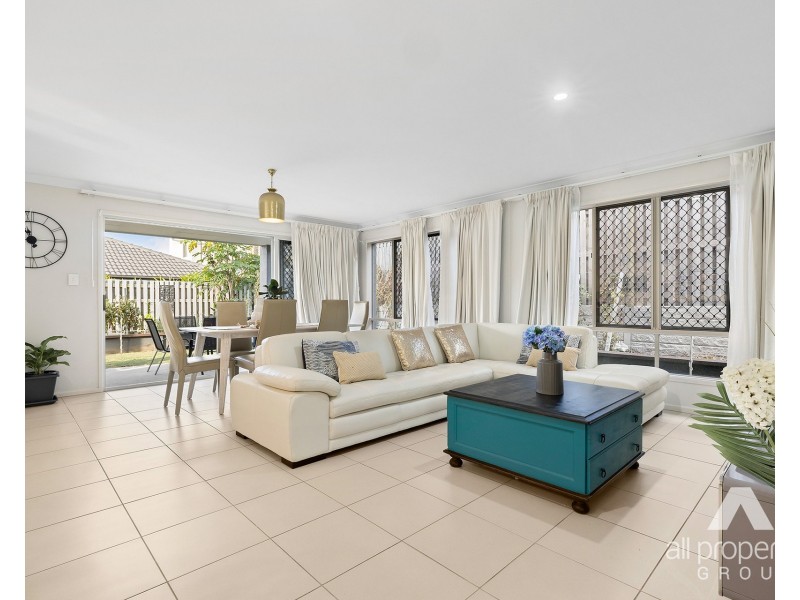 6 Longstaff Crescent, Pimpama QLD 4209