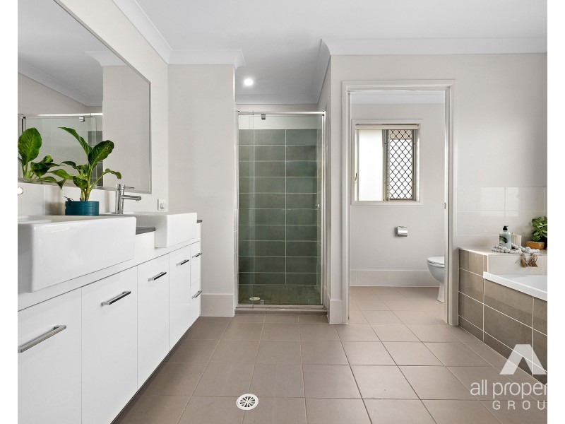 6 Longstaff Crescent, Pimpama QLD 4209