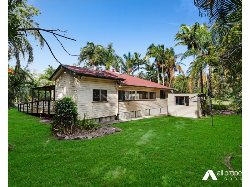 77 Talinga Drive, Park Ridge QLD 4125