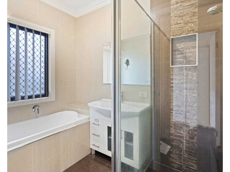 30 Maryland Drive, Regents Park QLD 4118