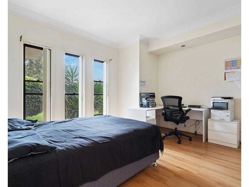 30 Maryland Drive, Regents Park QLD 4118