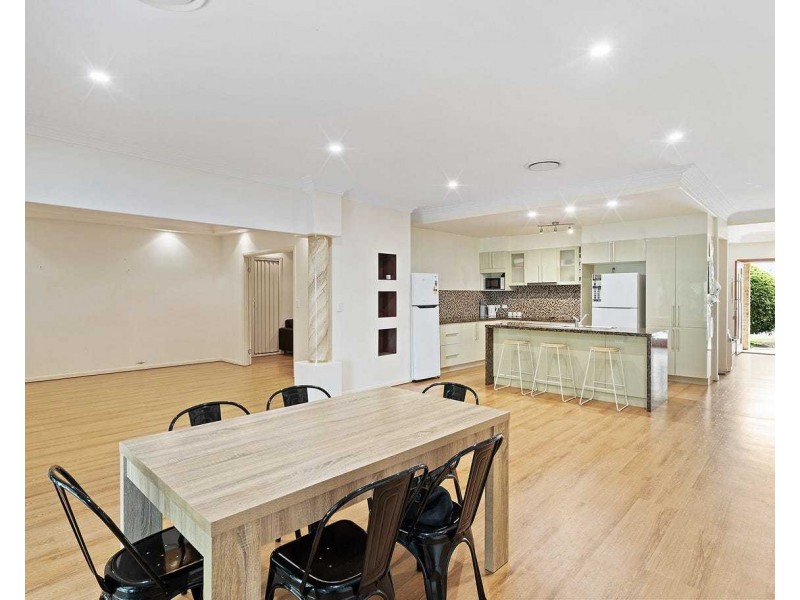 30 Maryland Drive, Regents Park QLD 4118