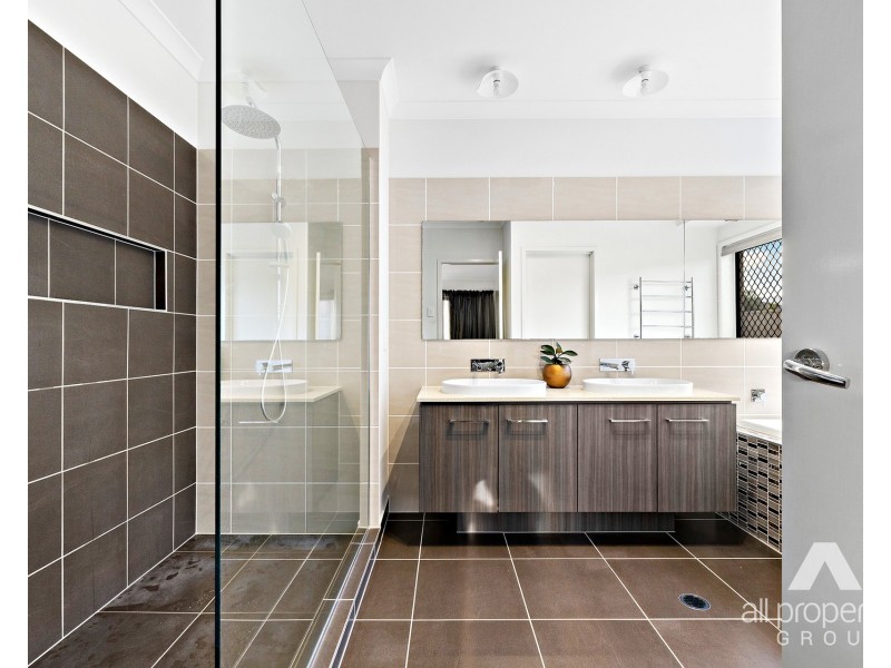 24 Summerview Avenue, Yarrabilba QLD 4207