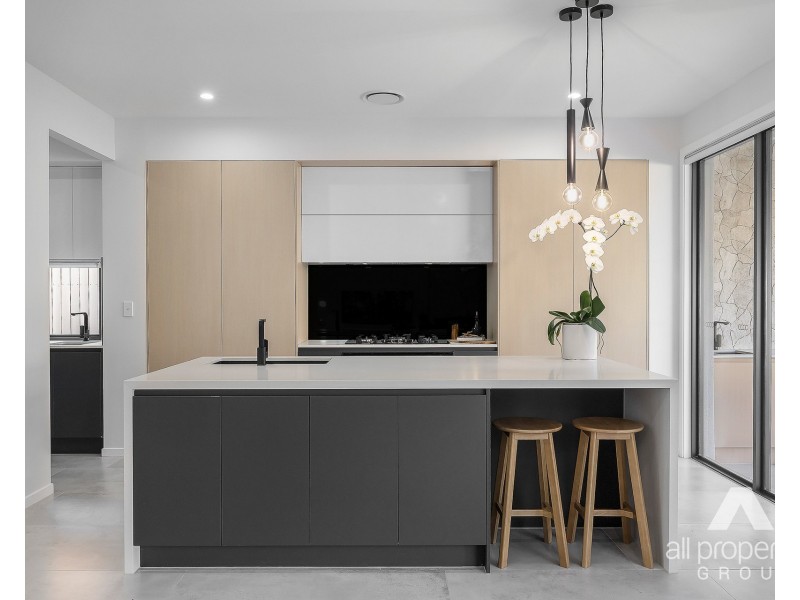 13 Cressbrook Street, Eight Mile Plains QLD 4113