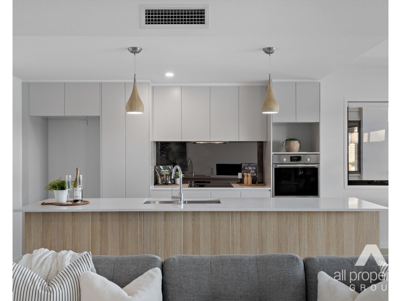 20/35 Sickle Avenue, Hope Island QLD 4212