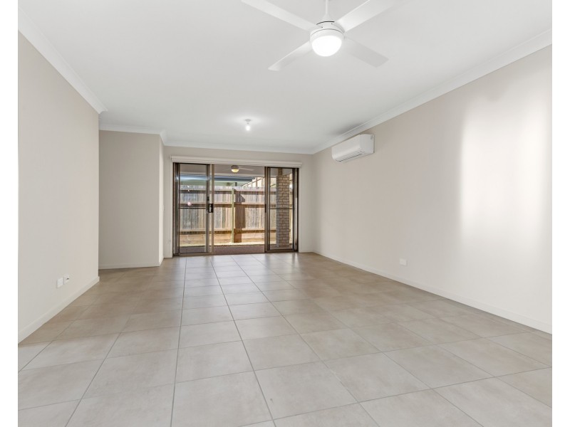 6 Daybreak Street, Spring Mountain QLD 4124