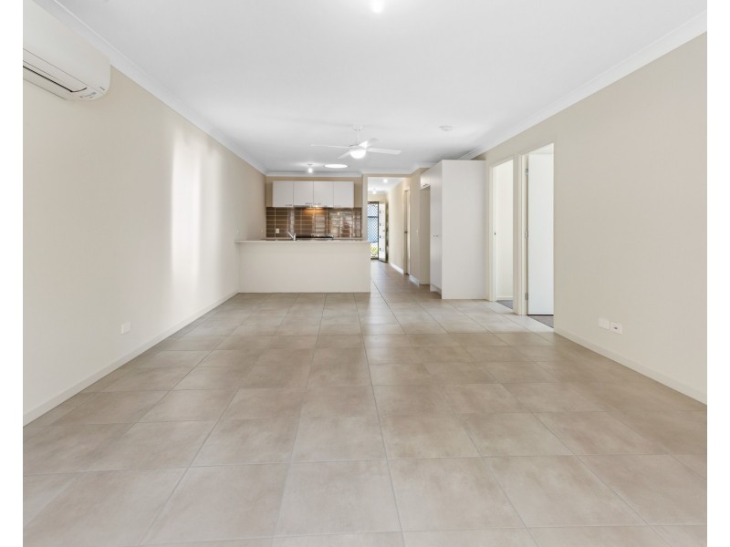 6 Daybreak Street, Spring Mountain QLD 4124