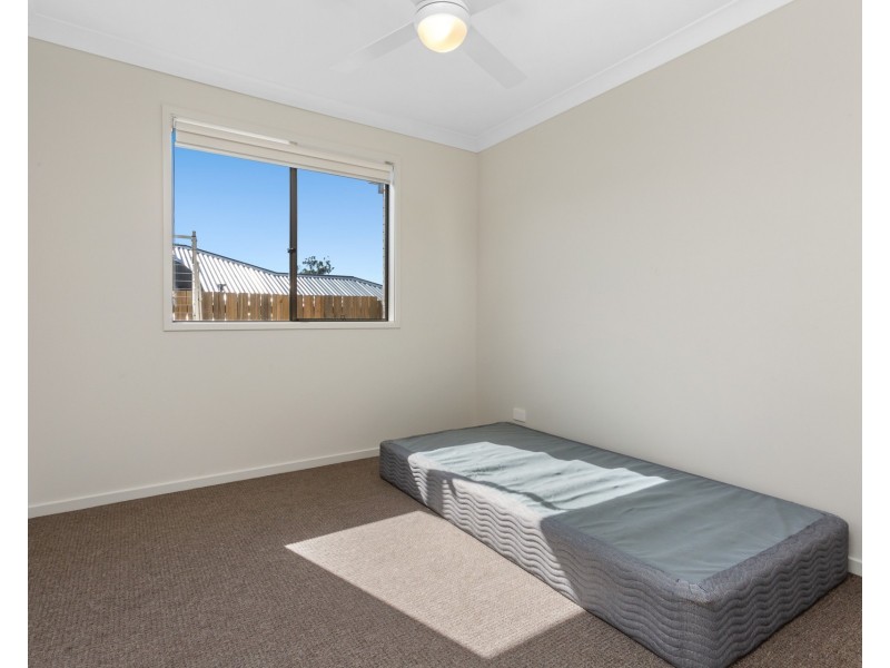 6 Daybreak Street, Spring Mountain QLD 4124