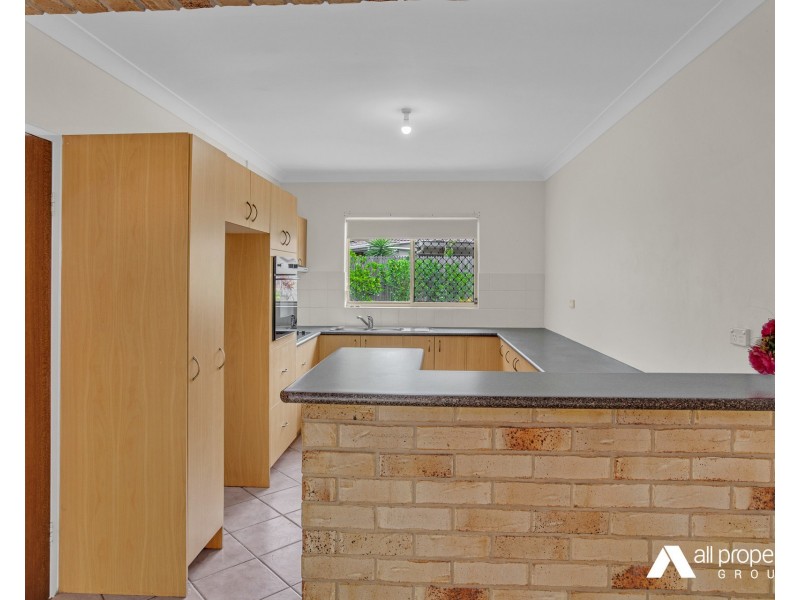9 Calluna Court, Regents Park QLD 4118
