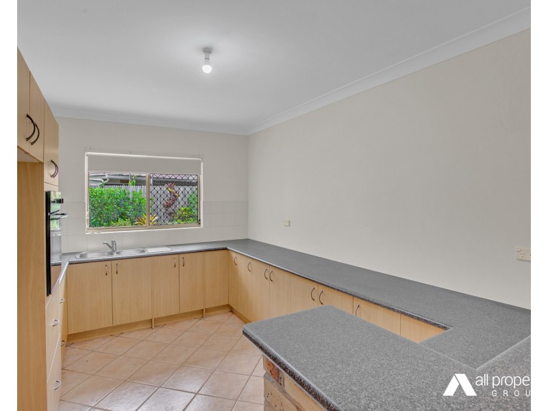 9 Calluna Court, Regents Park QLD 4118