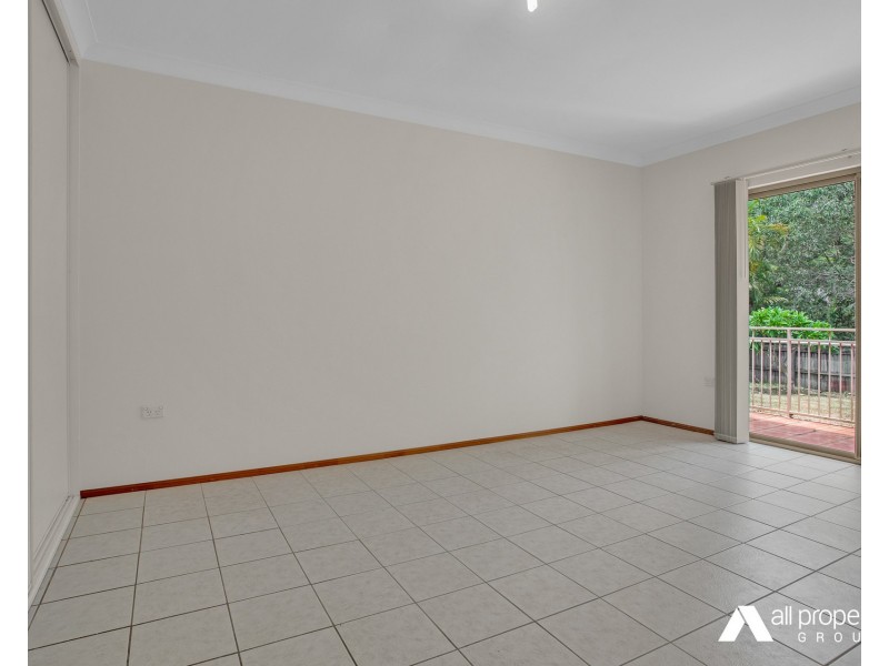 9 Calluna Court, Regents Park QLD 4118