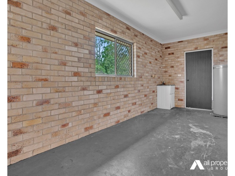 9 Calluna Court, Regents Park QLD 4118