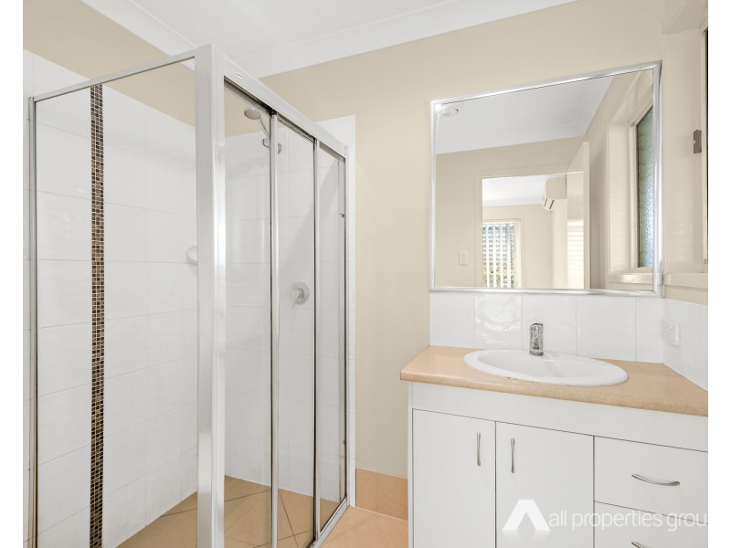 15 Lorikeet Way, Crestmead QLD 4132