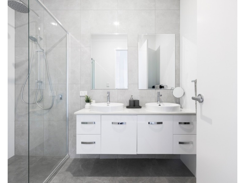 117 Esplanade, Redland Bay QLD 4165