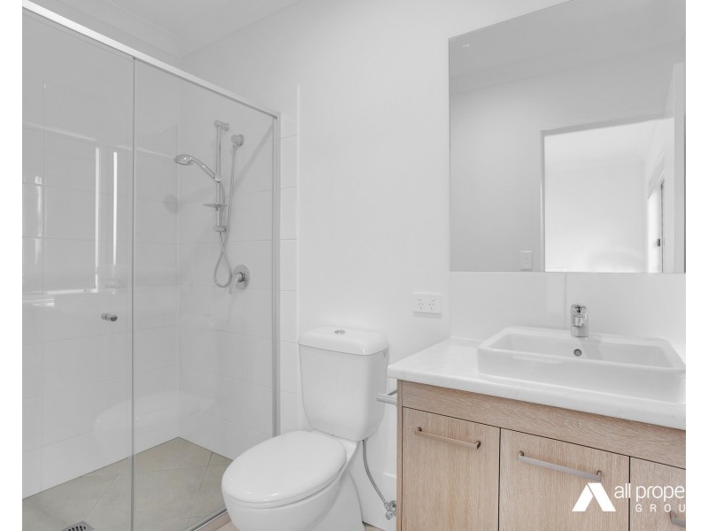 27 Sutherland Street, Gleneagle QLD 4285
