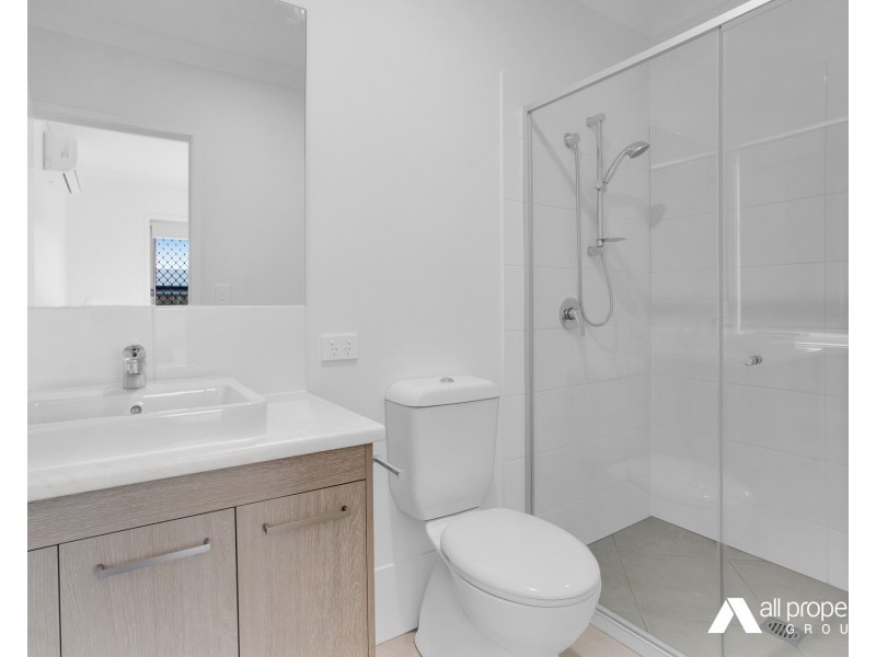 27 Sutherland Street, Gleneagle QLD 4285