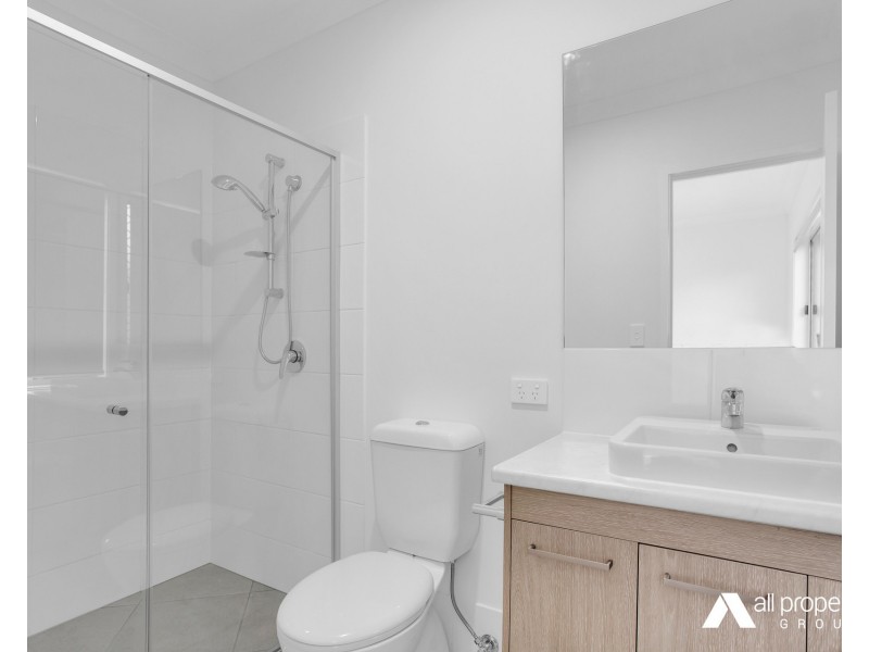 27 Sutherland Street, Gleneagle QLD 4285