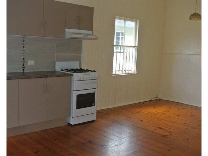 2/41 Garden Terrace, Newmarket QLD 4051