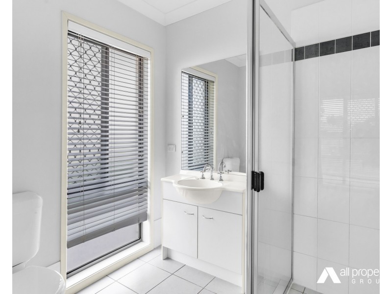 102 Parkwood Drive, Heathwood QLD 4110