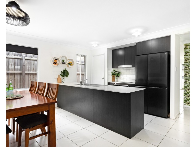 24 John Storey Court, Park Ridge QLD 4125