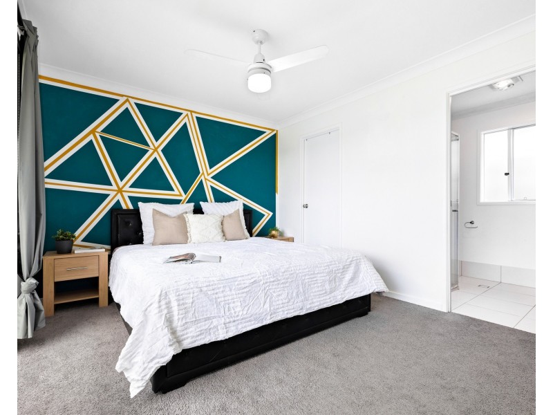24 John Storey Court, Park Ridge QLD 4125