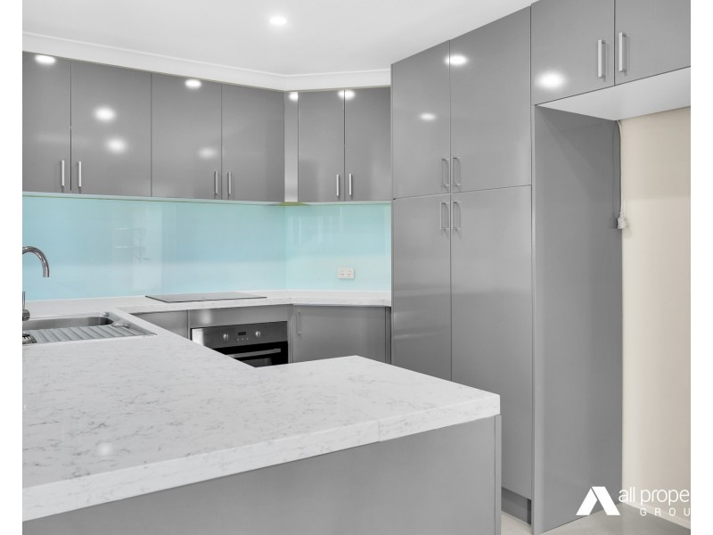 6 Barcrest Court, Crestmead QLD 4132