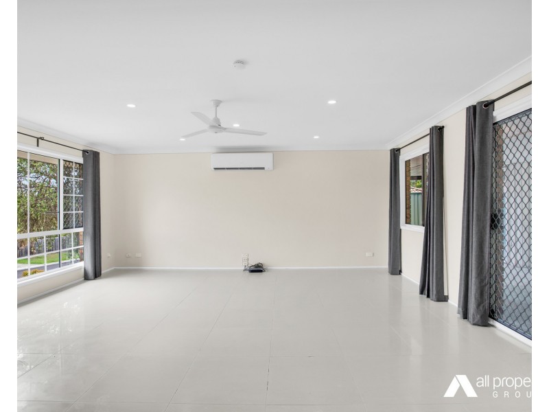 6 Barcrest Court, Crestmead QLD 4132