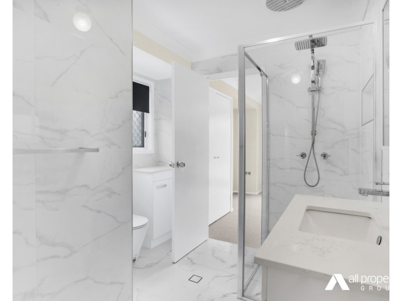 6 Barcrest Court, Crestmead QLD 4132