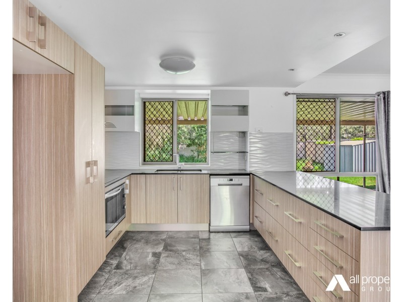 110 Equestrian Drive, Yamanto QLD 4305