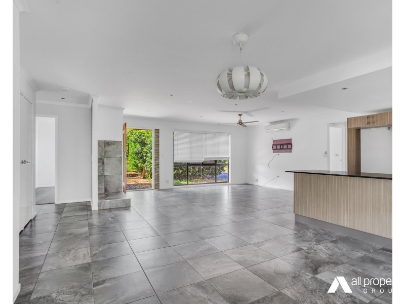 110 Equestrian Drive, Yamanto QLD 4305