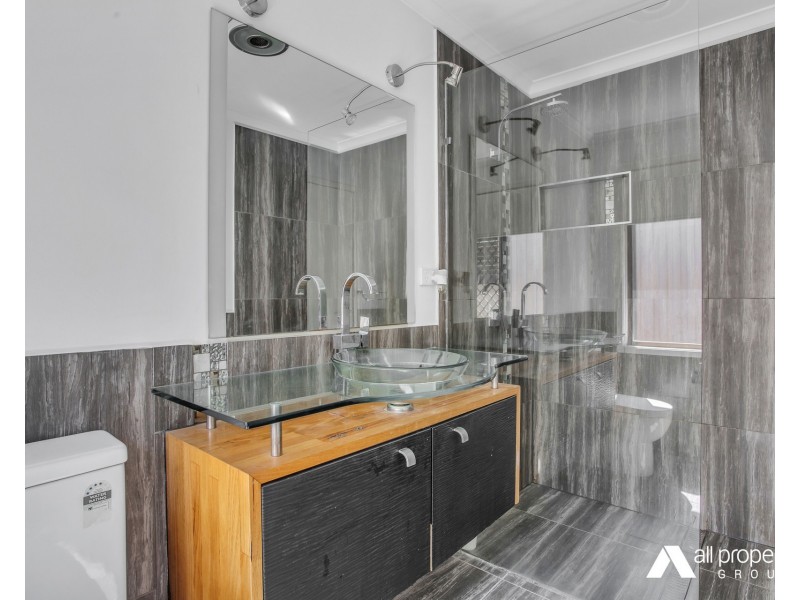 110 Equestrian Drive, Yamanto QLD 4305