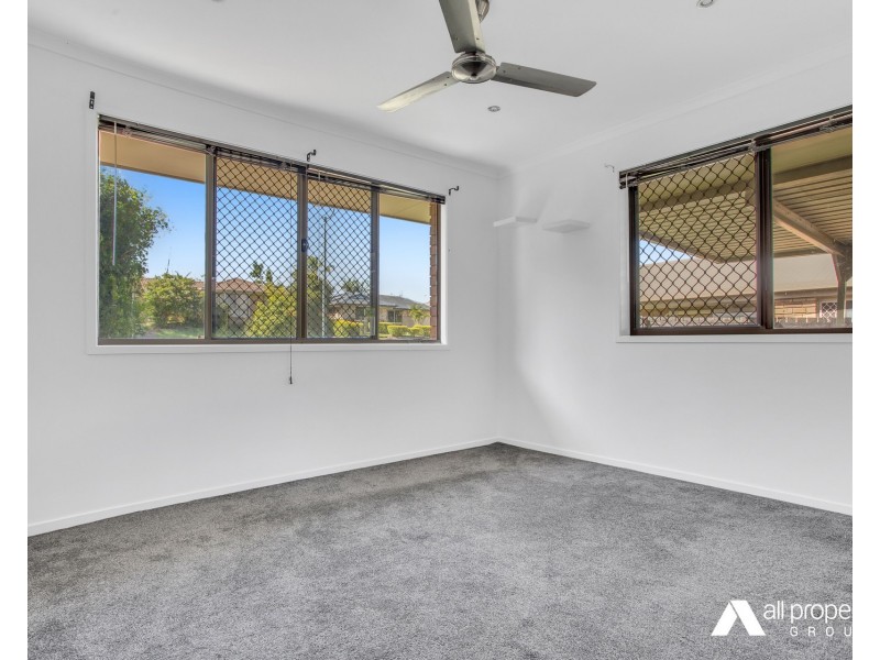 110 Equestrian Drive, Yamanto QLD 4305