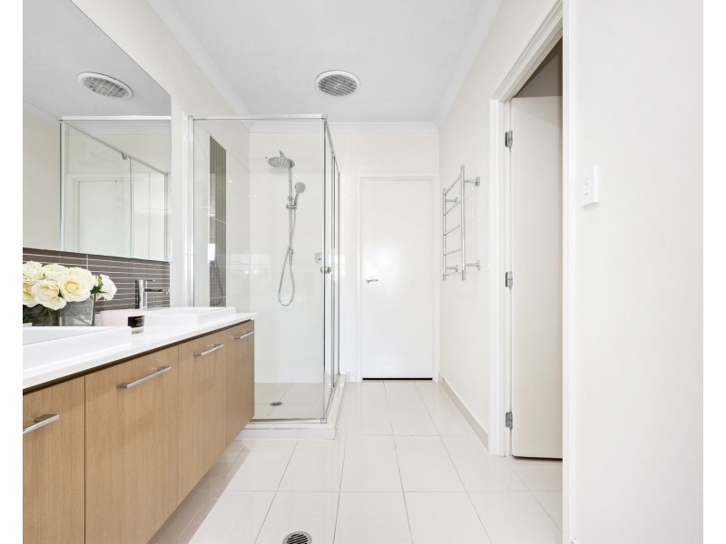 16 Garragull Drive, Yarrabilba QLD 4207