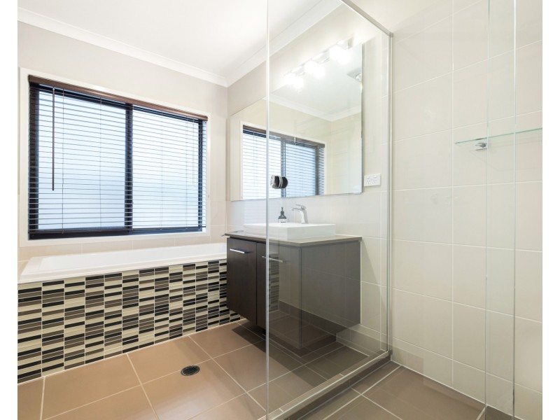 21 Conte Circuit, Augustine Heights QLD 4300