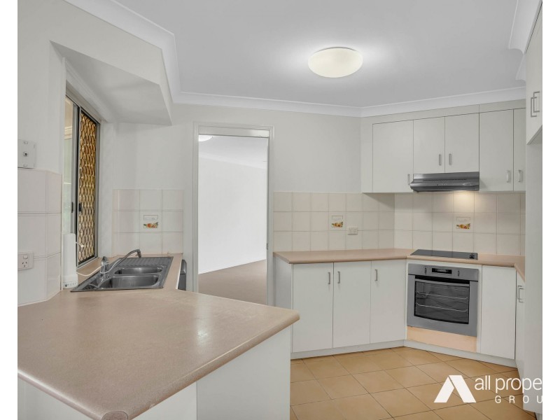 86 Parkroyal Crescent, Regents Park QLD 4118