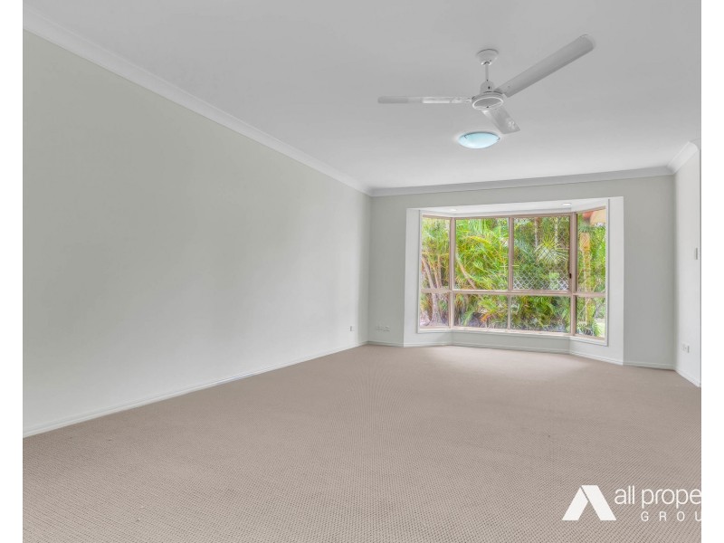 86 Parkroyal Crescent, Regents Park QLD 4118