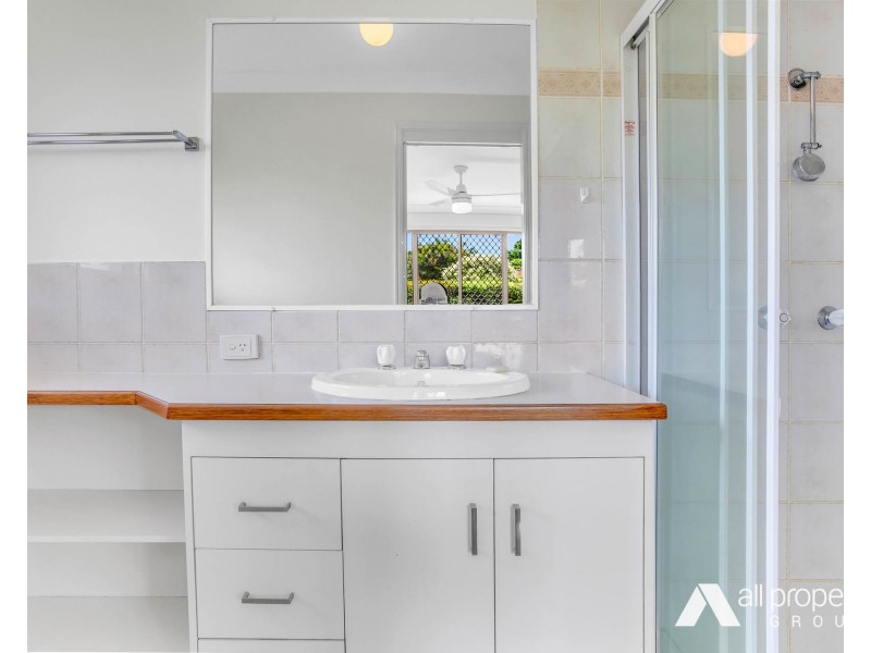 86 Parkroyal Crescent, Regents Park QLD 4118